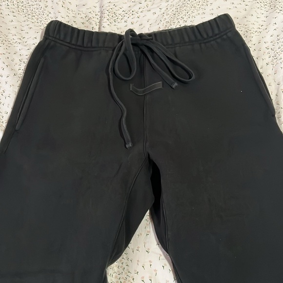 Essentials sweatpants - Picture 2 of 5